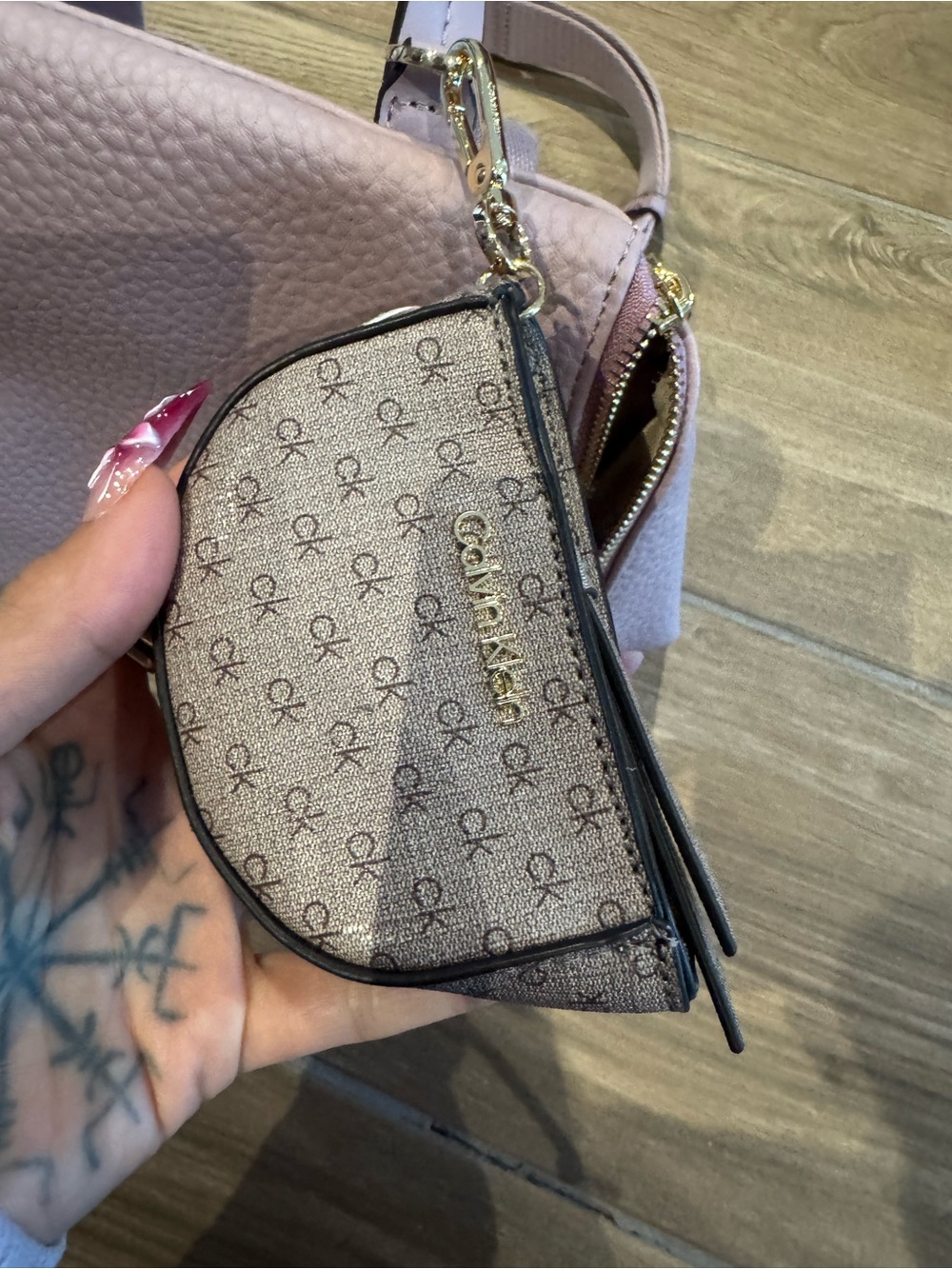 Calvin Klein Zulle Mauve Pebbled Leather Backpack with coin/airpods purse - Picture 11 of 16